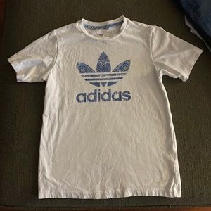 Adaidas big girls size small. Barely worn.